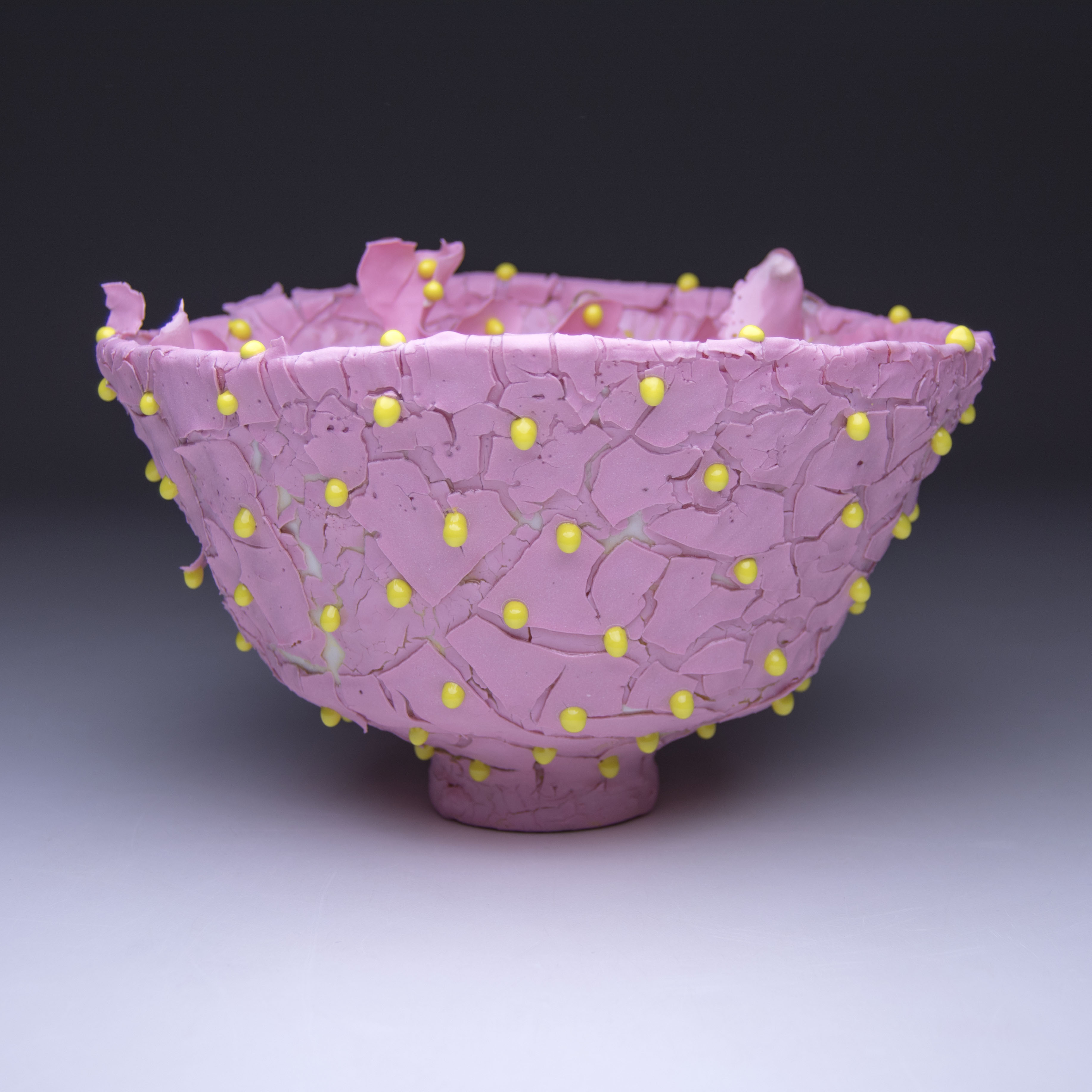 Kiyoshi Kaneshiro, <em>Bowl (1)</em>, 2019. Porcelain and glaze, 5 x 9 x 9 inches (12.7 x 22.9 x 22.9 cm)