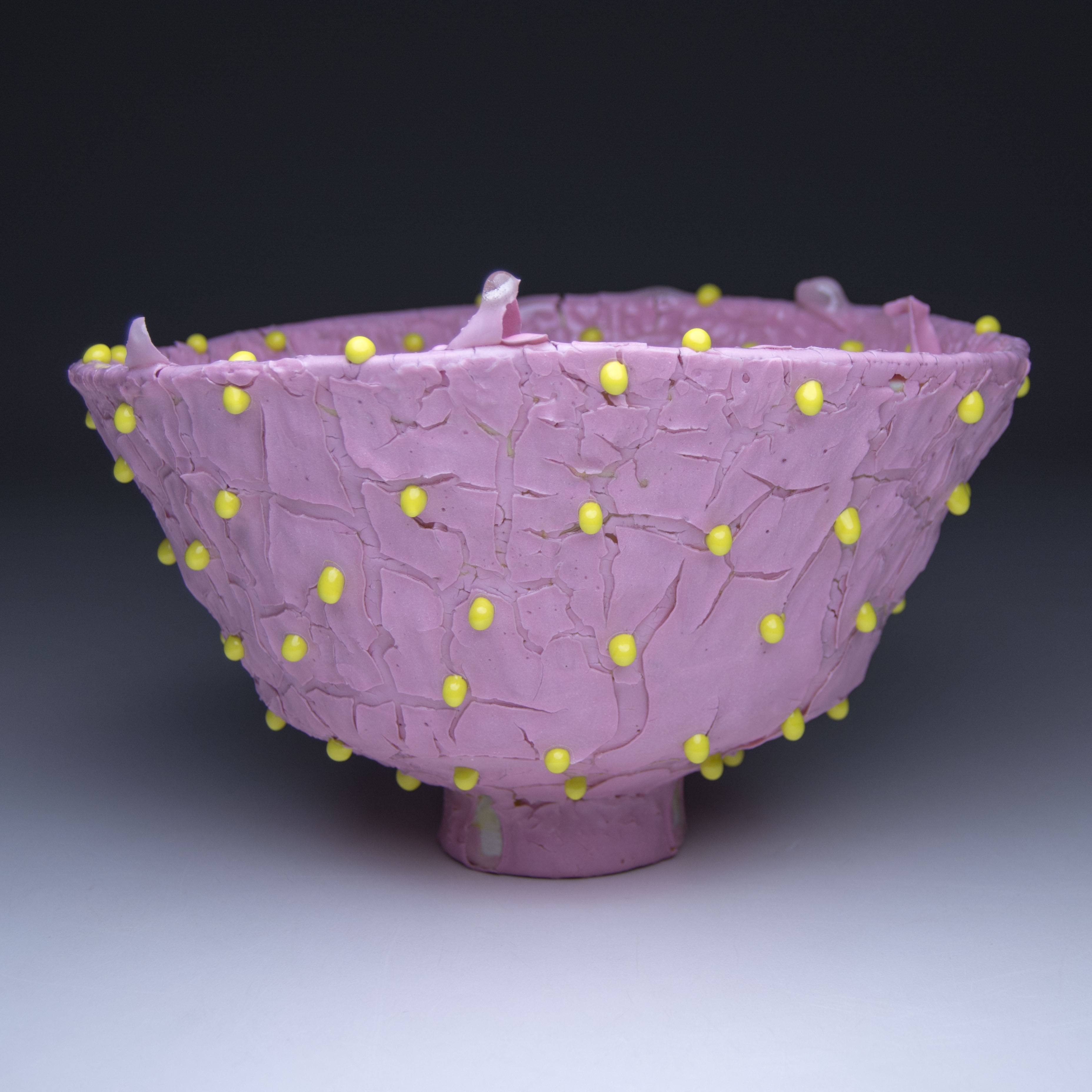Kiyoshi Kaneshiro, <em>Bowl (2) </em>, 2019. Porcelain and glaze, 5 x 9 x 9 inches (12.7 x 22.9 x 22.9 cm)