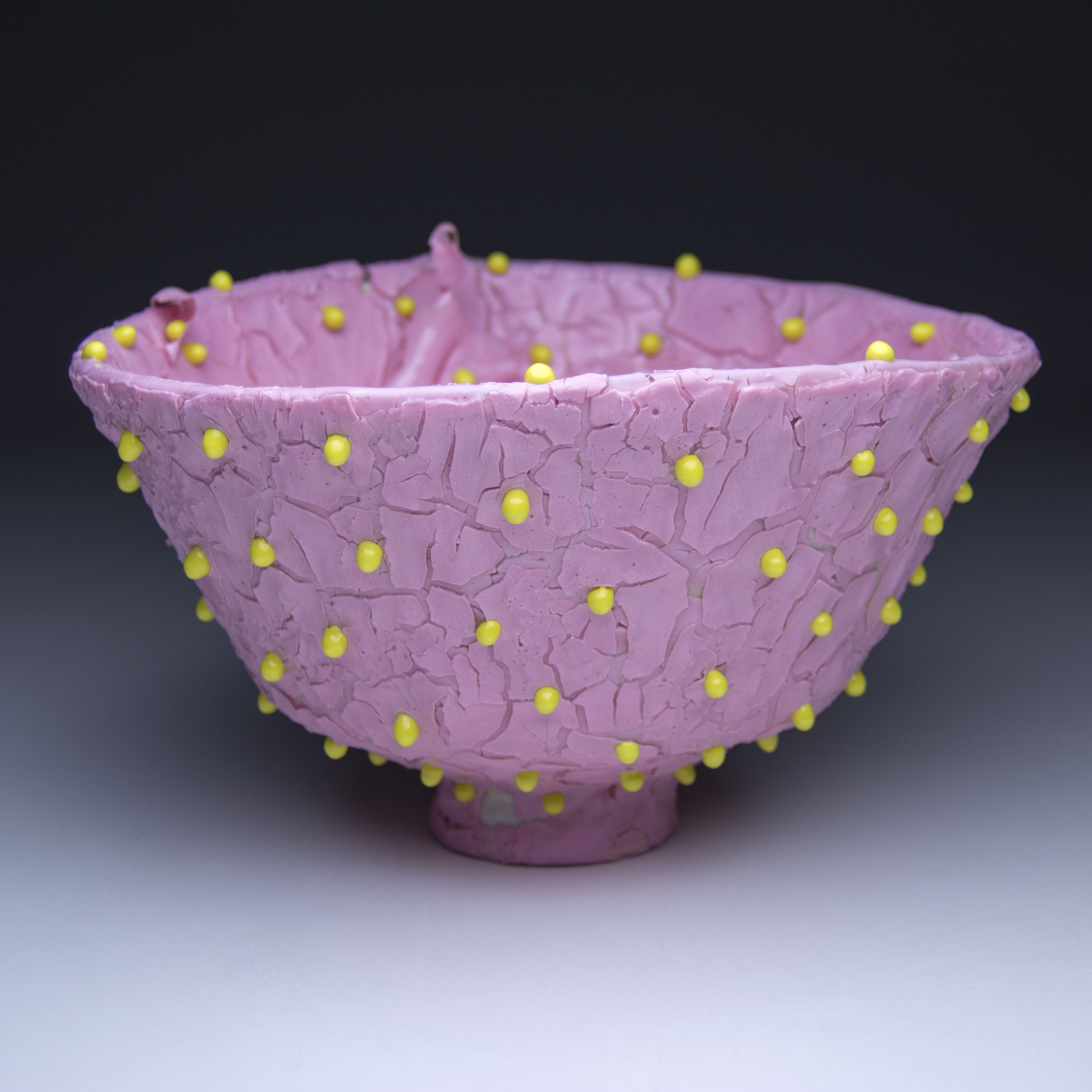 Kiyoshi Kaneshiro, <em> Bowl (5) </em>, 2019. Porcelain and glaze, 5 x 9 x 9 inches (12.7 x 22.9 x 22.9 cm)