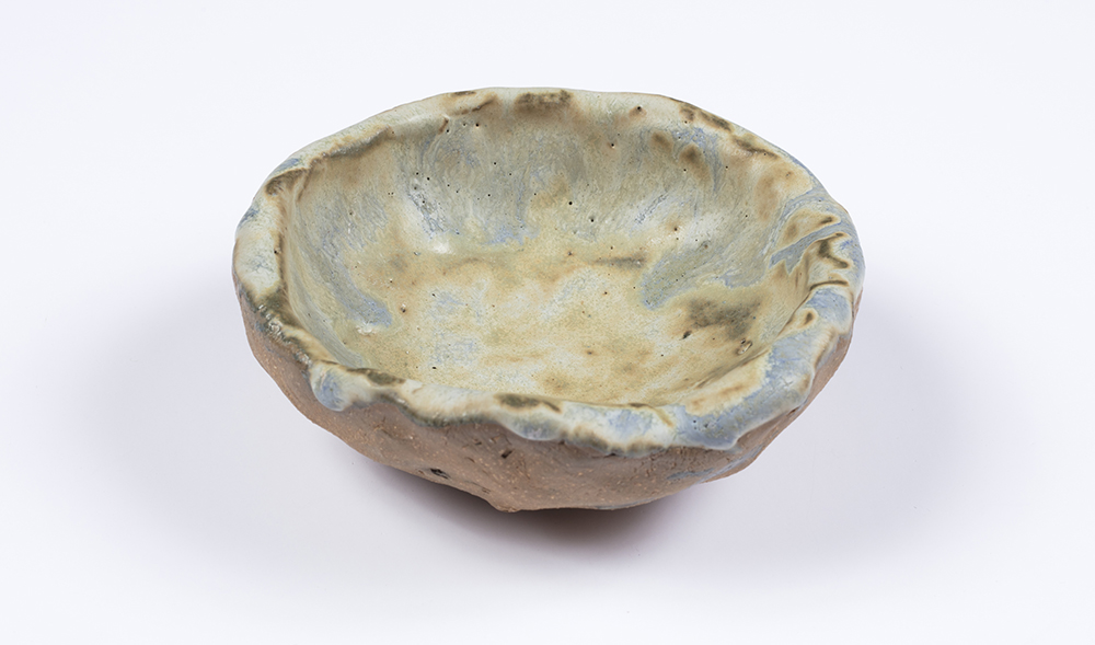 Kevin McNamee-Tweed.<em> Holder</em>, 2019. Glazed ceramic, 3 1/2 x 3 1/2 inches (8.9 x 8.9 cm)