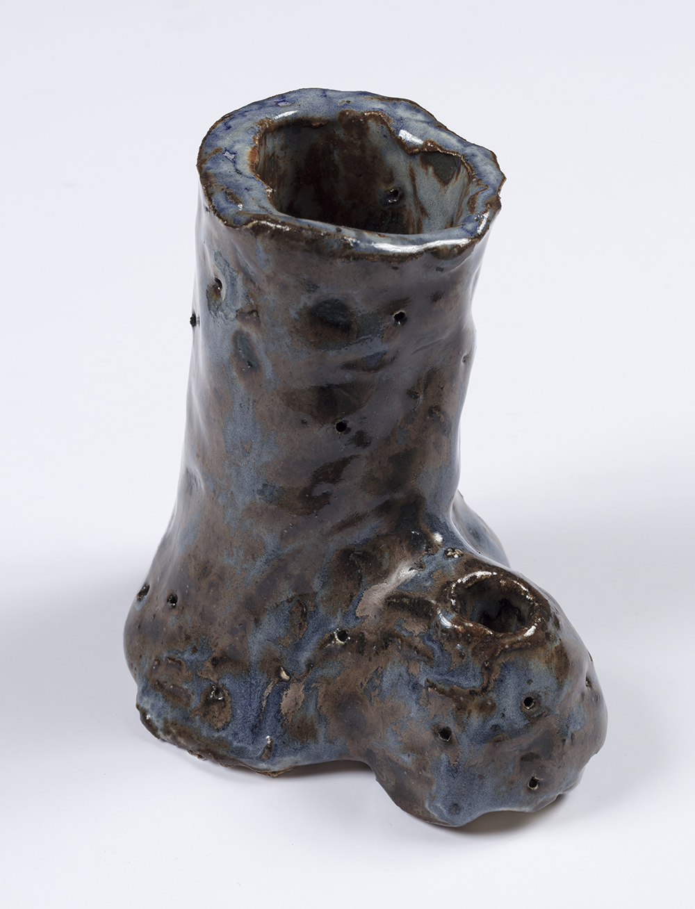 Kevin McNamee-Tweed.<em> Friend</em>, 2019. Glazed ceramic, 4 x 3 1/4 x 3 3/4 inches (10.2 x 8.3 x 9.5 cm)