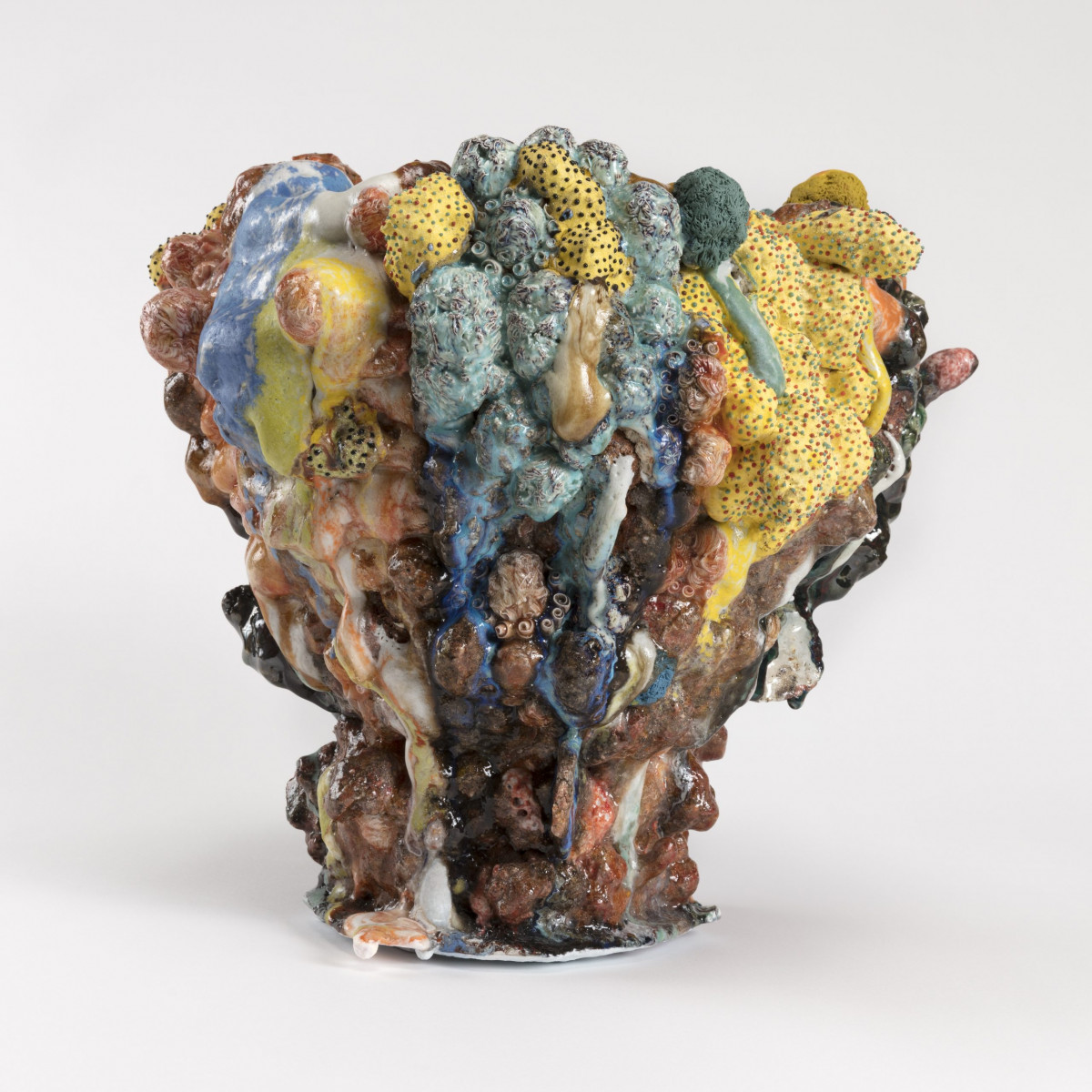 Kazuhito Kawai. <em>Hillbilly Elegy</em>, 2020. Glazed ceramic, 14 5/8 x 15 3/4 x 16 7/8 inches (37 x 40 x 43 cm) Detail